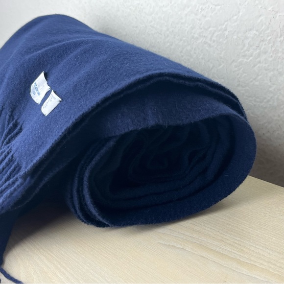 Williams Sonoma European Cashmere Throw Blanket Fringe Navy Blue 50 in x 65 in - Picture 4 of 6